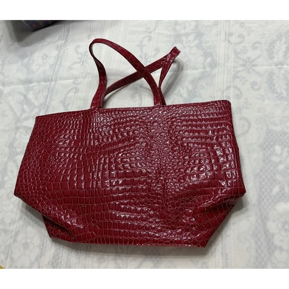 Tote Bag Bath Body Works Cherry Red‎ Faux Leather